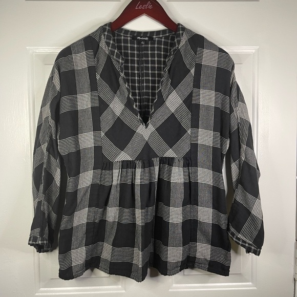Madewell Tops - Madewell long sleeve v neck flannel top in black and white.